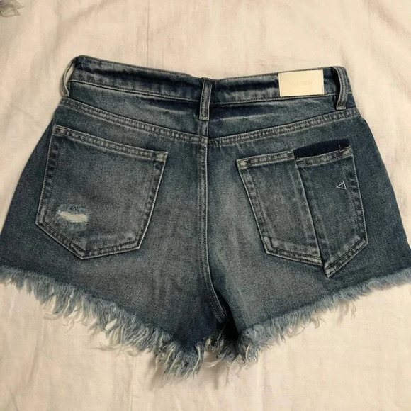 💚 Hidden | Distressed Sofie Stripe Mom Jean Shorts - Medium - Picture 3 of 8